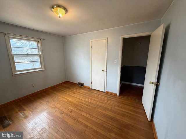 11 SCOTLAND ROAD, Chambersburg, PA 17201