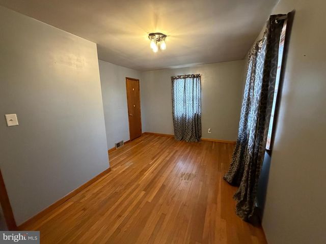 11 SCOTLAND ROAD, Chambersburg, PA 17201