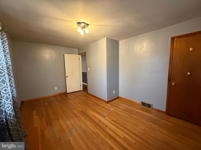 11 SCOTLAND ROAD, Chambersburg, PA 17201