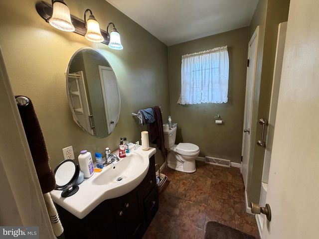 11 SCOTLAND ROAD, Chambersburg, PA 17201