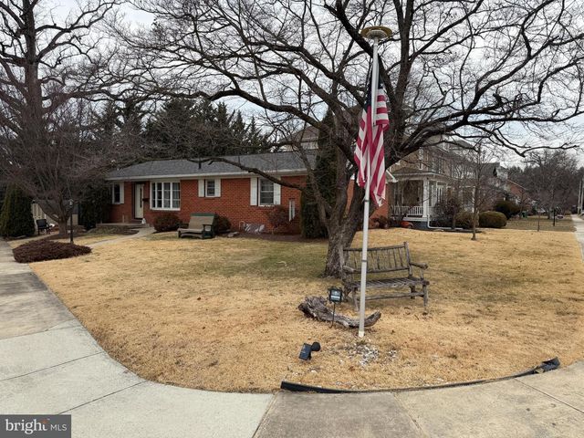 11 SCOTLAND ROAD, Chambersburg, PA 17201