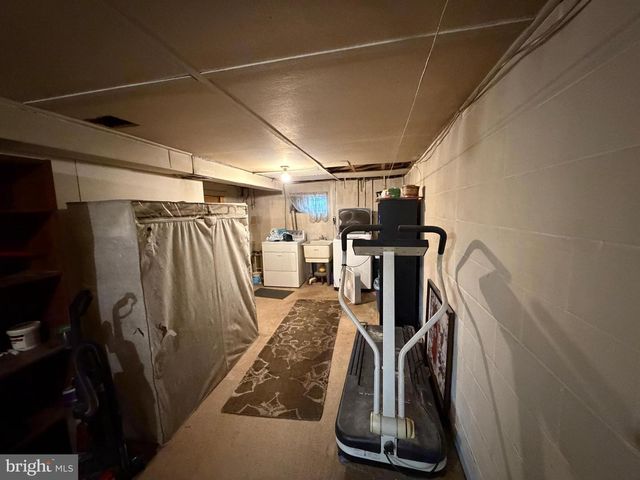 11 SCOTLAND ROAD, Chambersburg, PA 17201