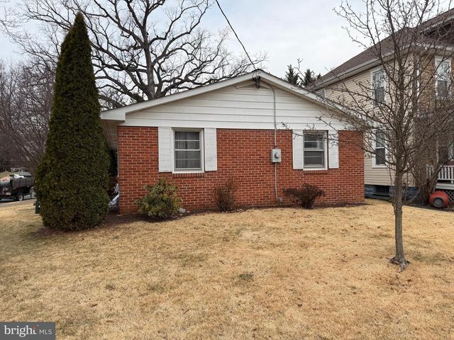 11 SCOTLAND ROAD, Chambersburg, PA 17201