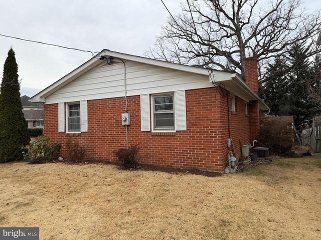 11 SCOTLAND ROAD, Chambersburg, PA 17201