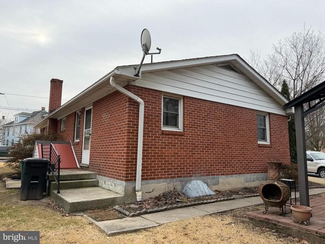 11 SCOTLAND ROAD, Chambersburg, PA 17201