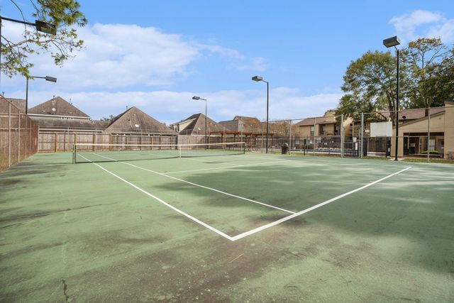 3300 Pebblebrook Drive 33, Seabrook, TX 77586