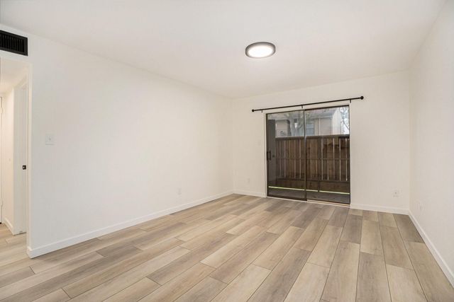 3300 Pebblebrook Drive 33, Seabrook, TX 77586