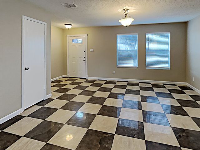 6054 Susanna Drive, Grand Prairie, TX 75052