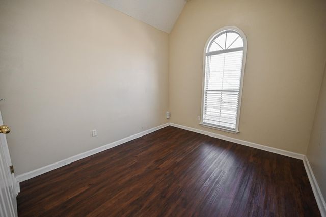 1616 SAWMILL CREEK LN, Cordova, TN 38016