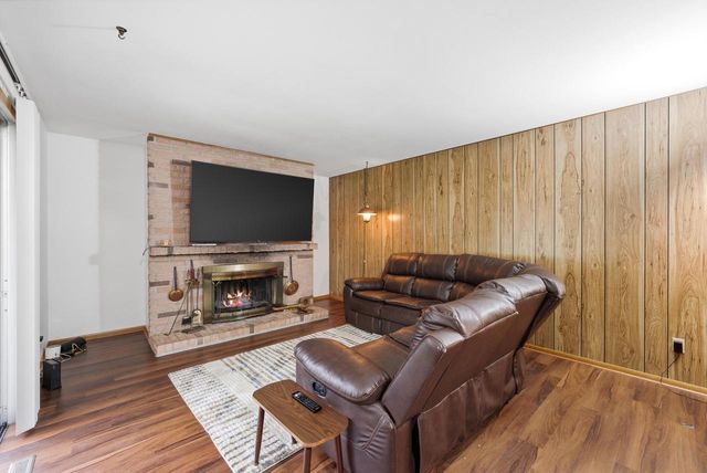 8324 Denver AVENUE, Milwaukee, WI 53223