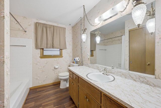 8324 Denver AVENUE, Milwaukee, WI 53223