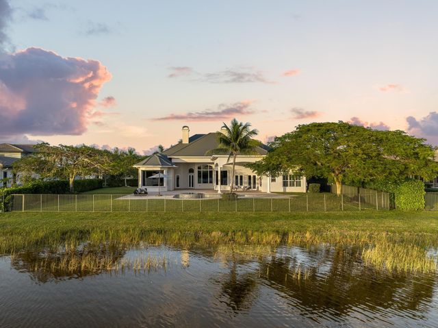 3111 Lake Ridge Ln, Weston, FL 33332