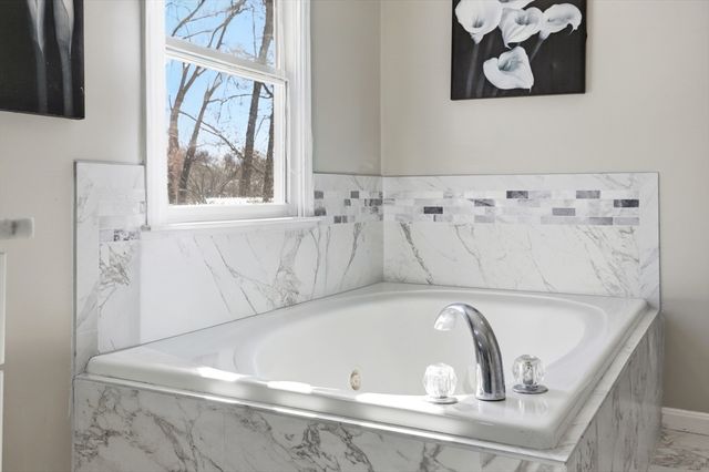 85 Cedar Crest Dr, Bridgewater, MA 02324