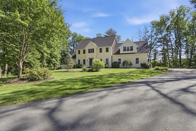85 Cedar Crest Dr, Bridgewater, MA 02324
