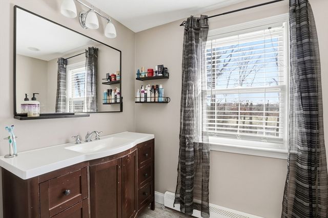 85 Cedar Crest Dr, Bridgewater, MA 02324