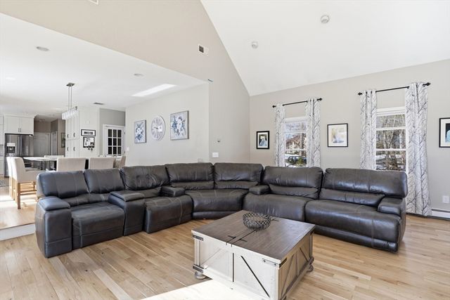 85 Cedar Crest Dr, Bridgewater, MA 02324