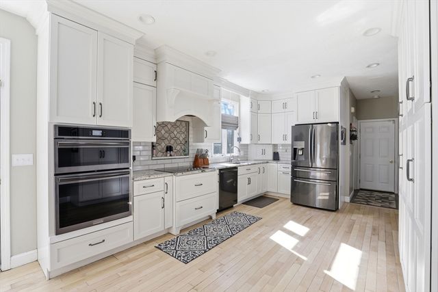 85 Cedar Crest Dr, Bridgewater, MA 02324