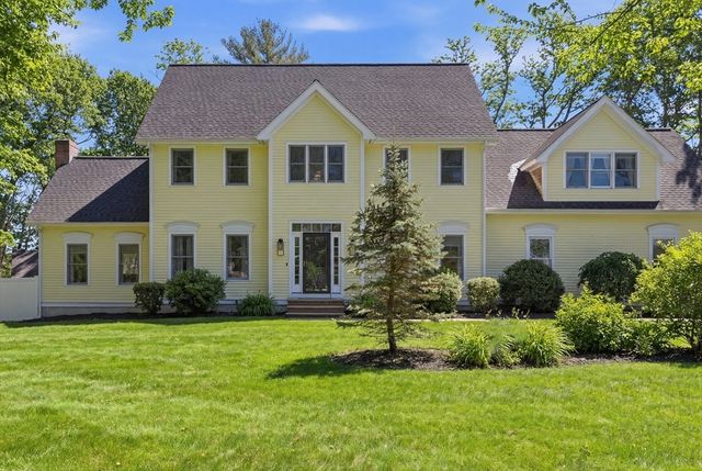 85 Cedar Crest Dr, Bridgewater, MA 02324