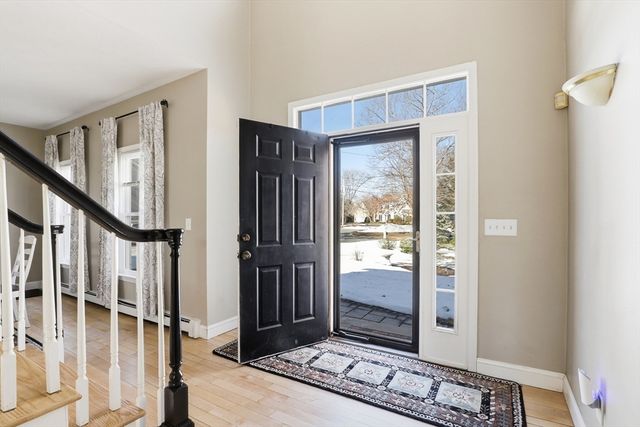 85 Cedar Crest Dr, Bridgewater, MA 02324