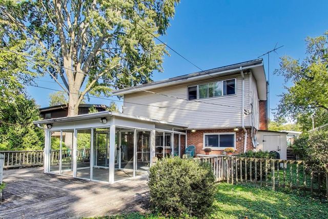 9010 Samoset Trail, Skokie, IL 60076
