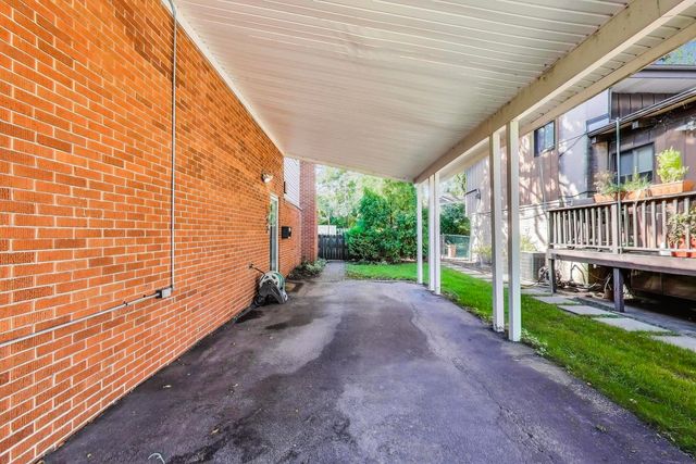 9010 Samoset Trail, Skokie, IL 60076