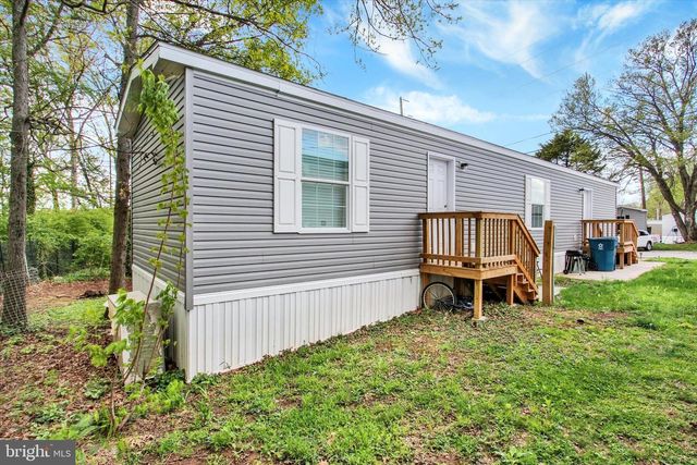 12 MOBILE DR, Thomasville, PA 17364