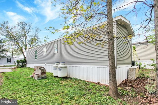 12 MOBILE DR, Thomasville, PA 17364