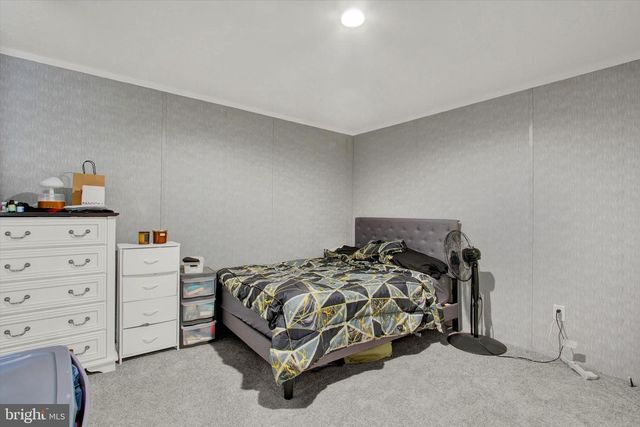 12 MOBILE DR, Thomasville, PA 17364