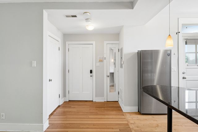 1702 W Catalpa Avenue 3E, Chicago, IL 60640