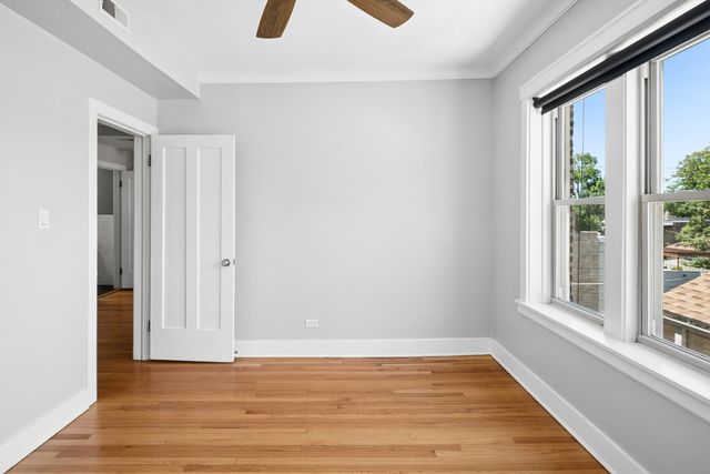 1702 W Catalpa Avenue 3E, Chicago, IL 60640