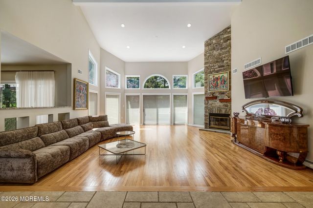 3 Whistler Way, Marlboro, NJ 07746
