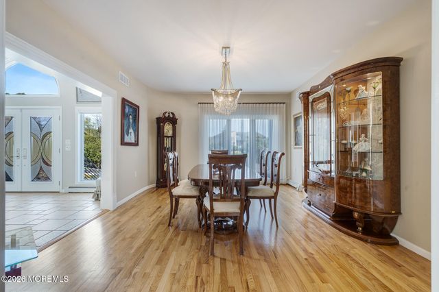 3 Whistler Way, Marlboro, NJ 07746