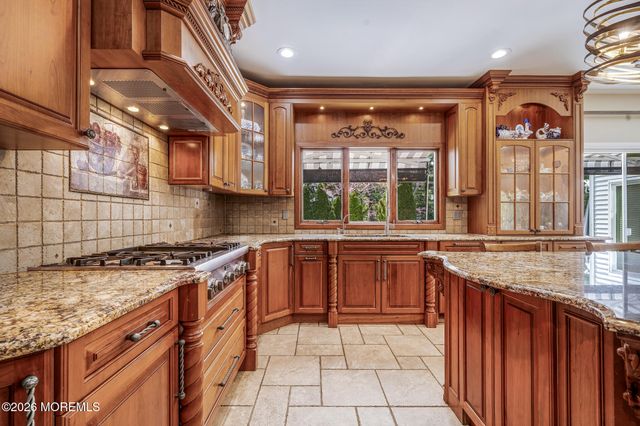 3 Whistler Way, Marlboro, NJ 07746