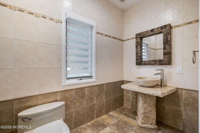 3 Whistler Way, Marlboro, NJ 07746