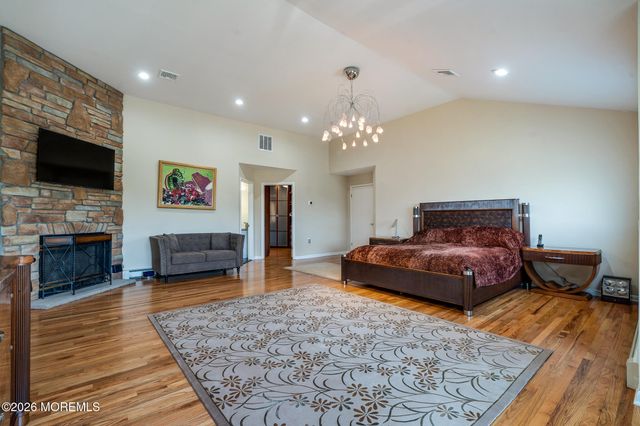 3 Whistler Way, Marlboro, NJ 07746