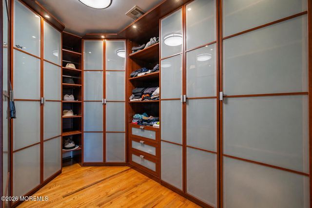 3 Whistler Way, Marlboro, NJ 07746