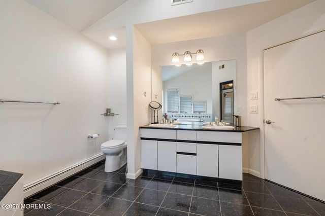3 Whistler Way, Marlboro, NJ 07746