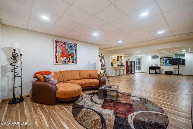 3 Whistler Way, Marlboro, NJ 07746