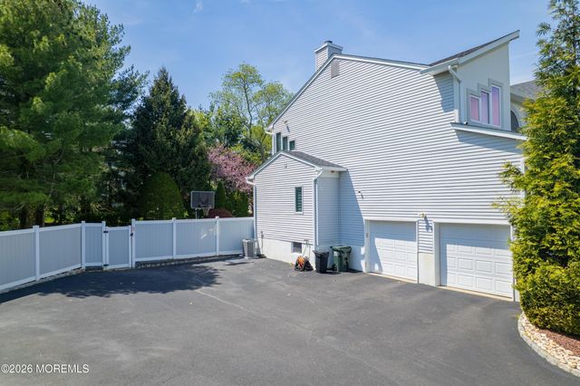 3 Whistler Way, Marlboro, NJ 07746