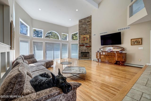 3 Whistler Way, Marlboro, NJ 07746