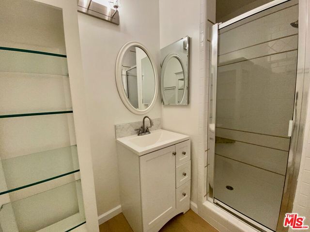 6250 Buckingham 203, Culver City, CA 90230