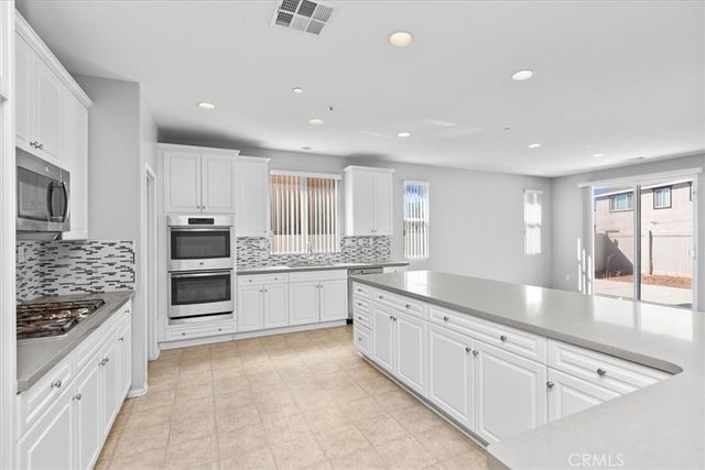4662 Palmilla, Perris, CA 92571
