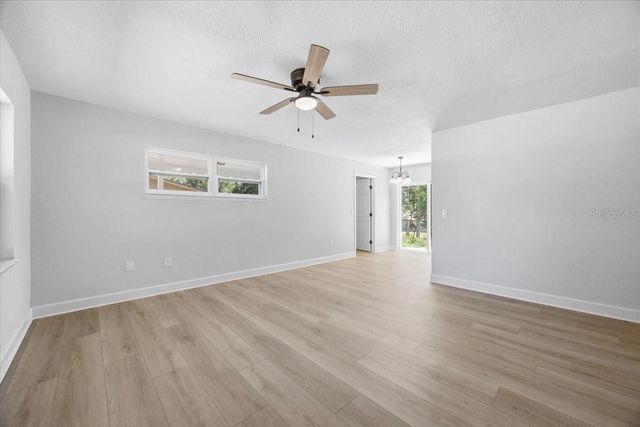 827 EVERETT STREET, Lake Alfred, FL 33850