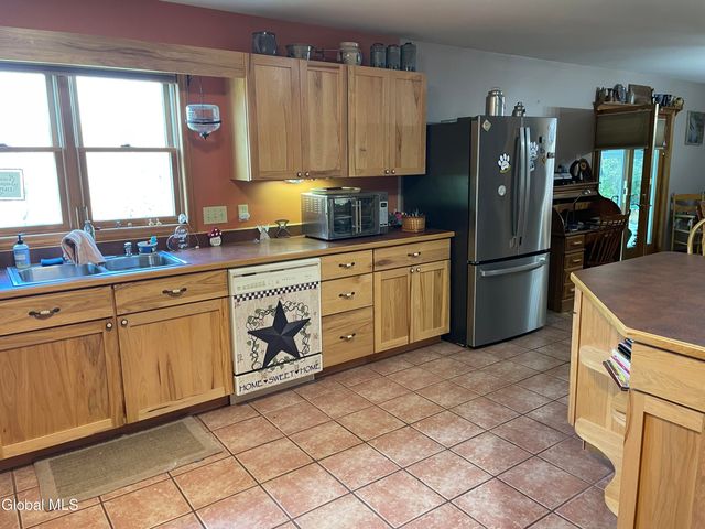 1033 Hudson Avenue, Stillwater, NY 12170