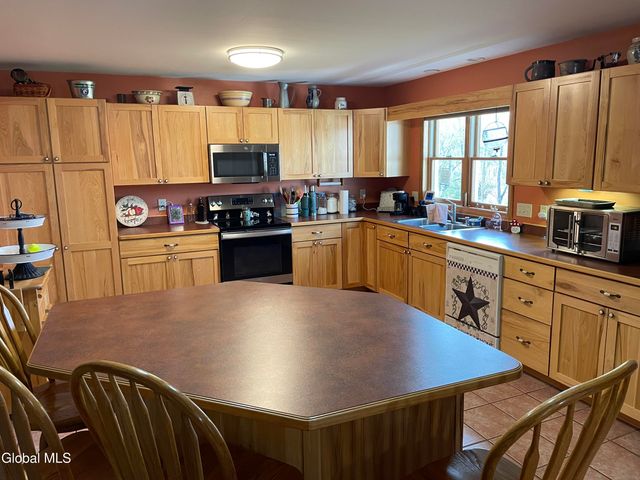 1033 Hudson Avenue, Stillwater, NY 12170