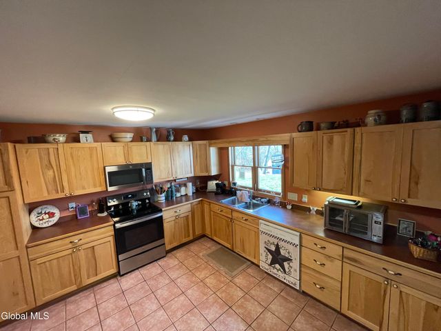 1033 Hudson Avenue, Stillwater, NY 12170