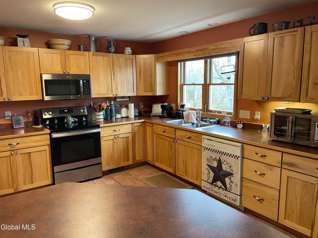 1033 Hudson Avenue, Stillwater, NY 12170