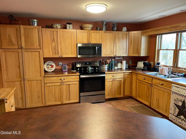 1033 Hudson Avenue, Stillwater, NY 12170