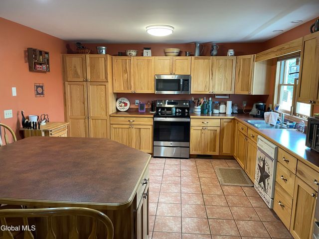 1033 Hudson Avenue, Stillwater, NY 12170