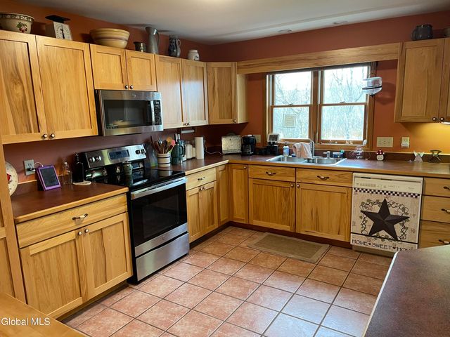 1033 Hudson Avenue, Stillwater, NY 12170